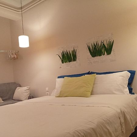 Filopappou Decent Apartment Athena Bagian luar foto