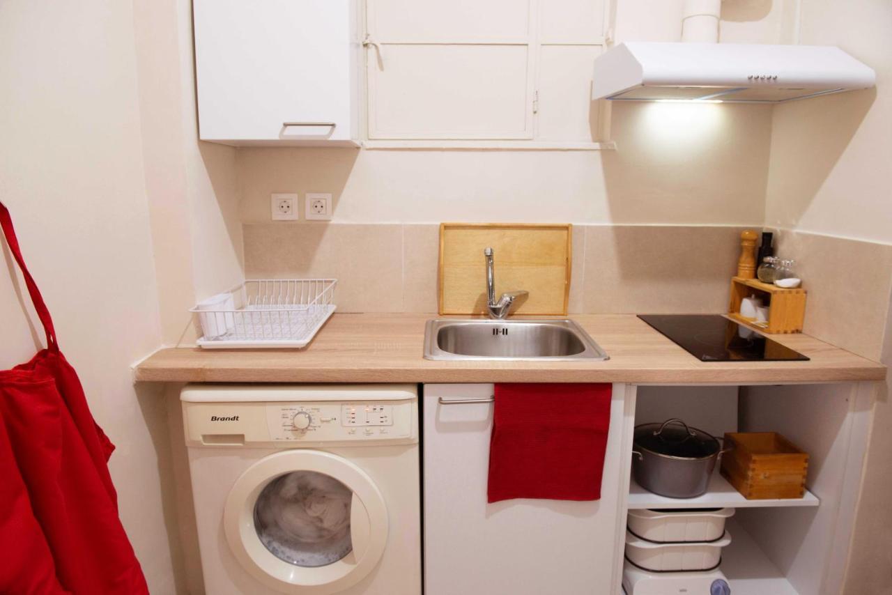 Filopappou Decent Apartment Athena Bagian luar foto