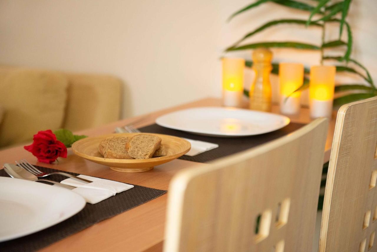 Filopappou Decent Apartment Athena Bagian luar foto