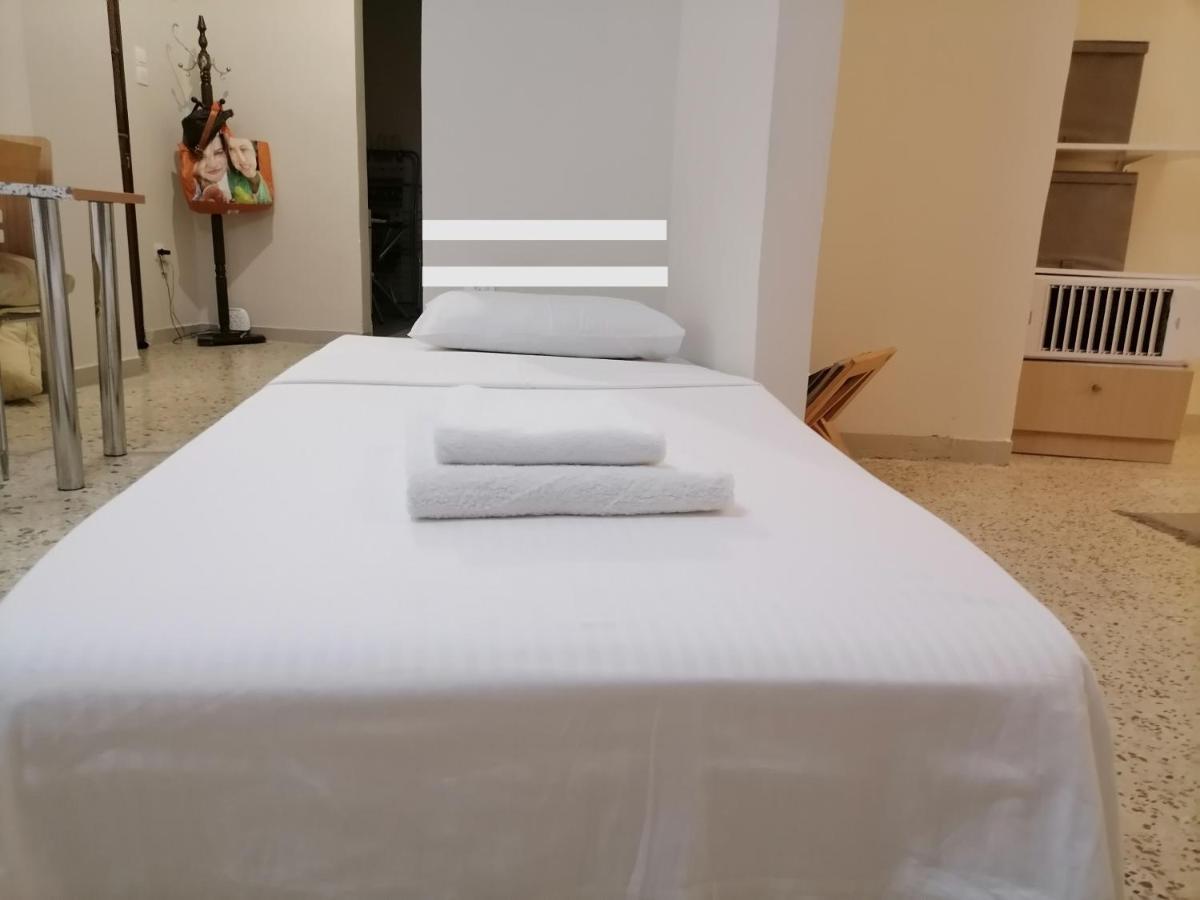 Filopappou Decent Apartment Athena Bagian luar foto