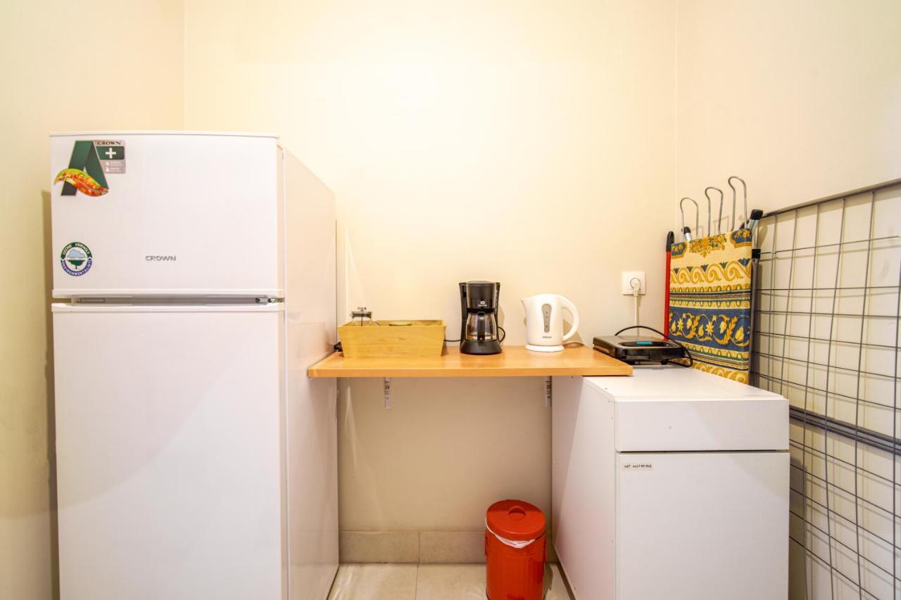 Filopappou Decent Apartment Athena Bagian luar foto