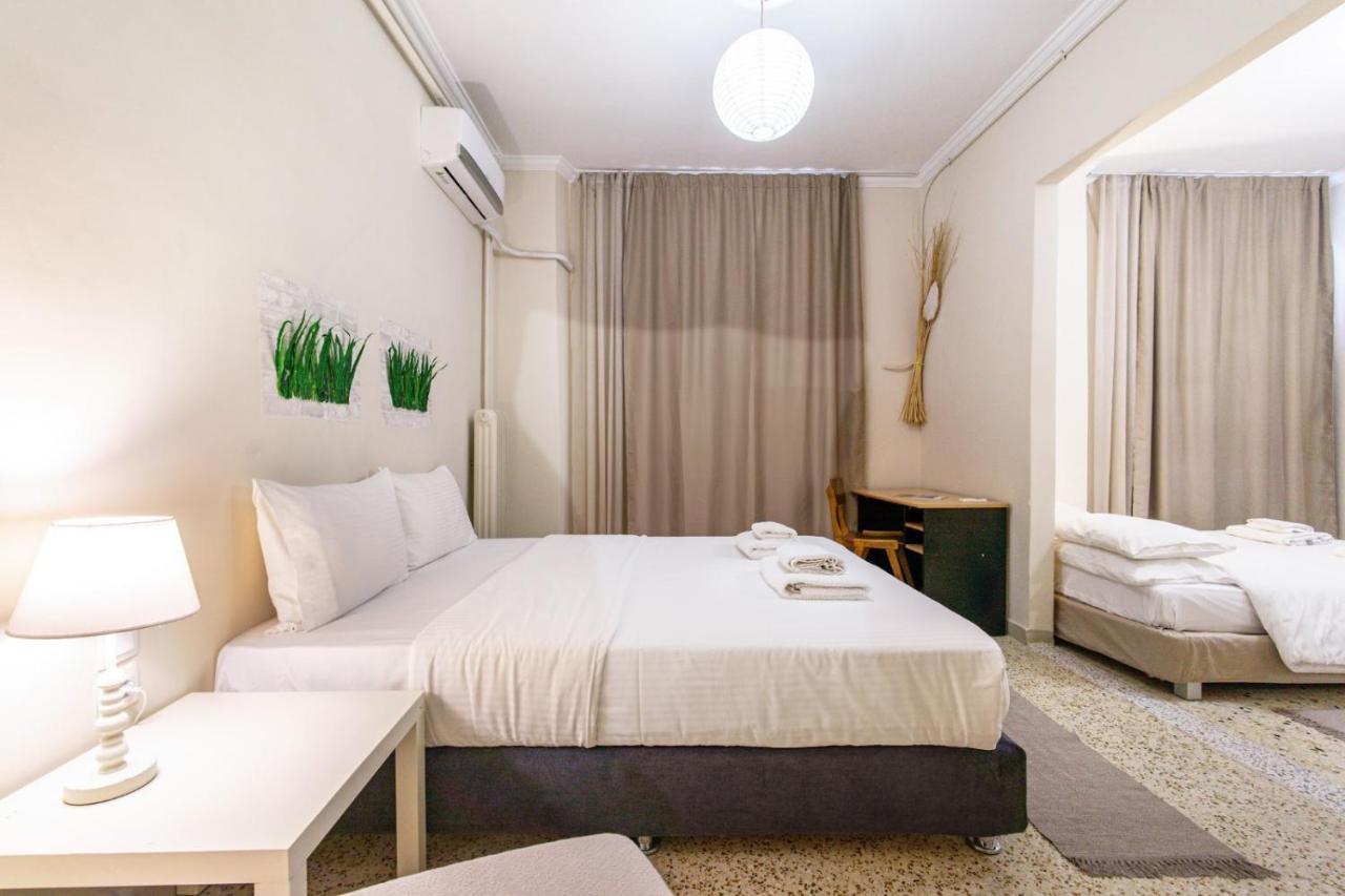 Filopappou Decent Apartment Athena Bagian luar foto