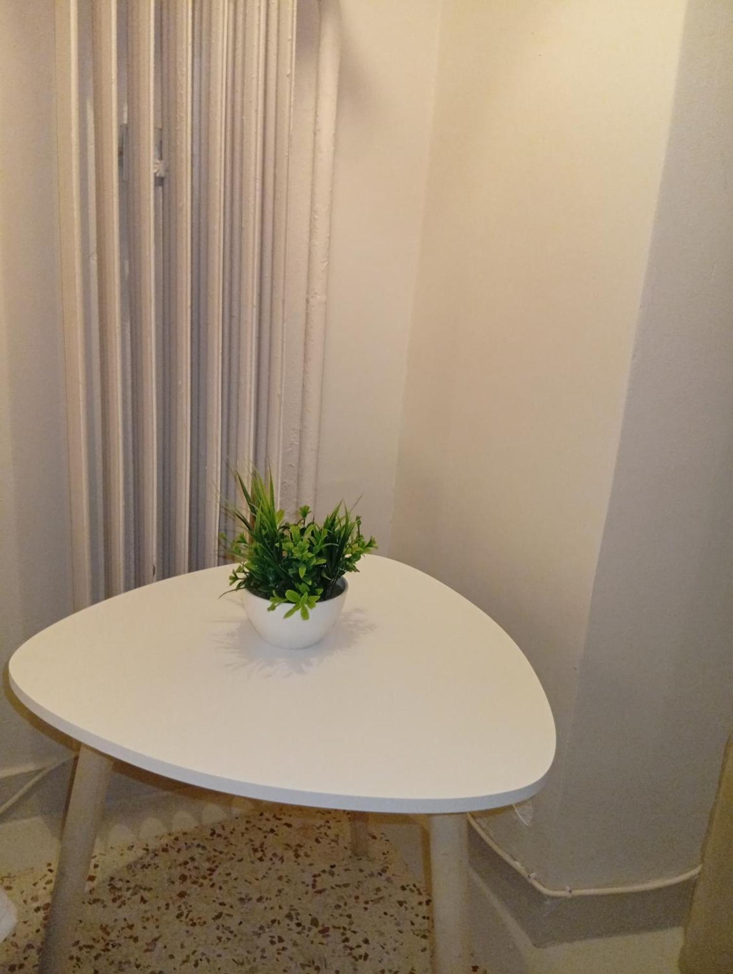 Filopappou Decent Apartment Athena Bagian luar foto