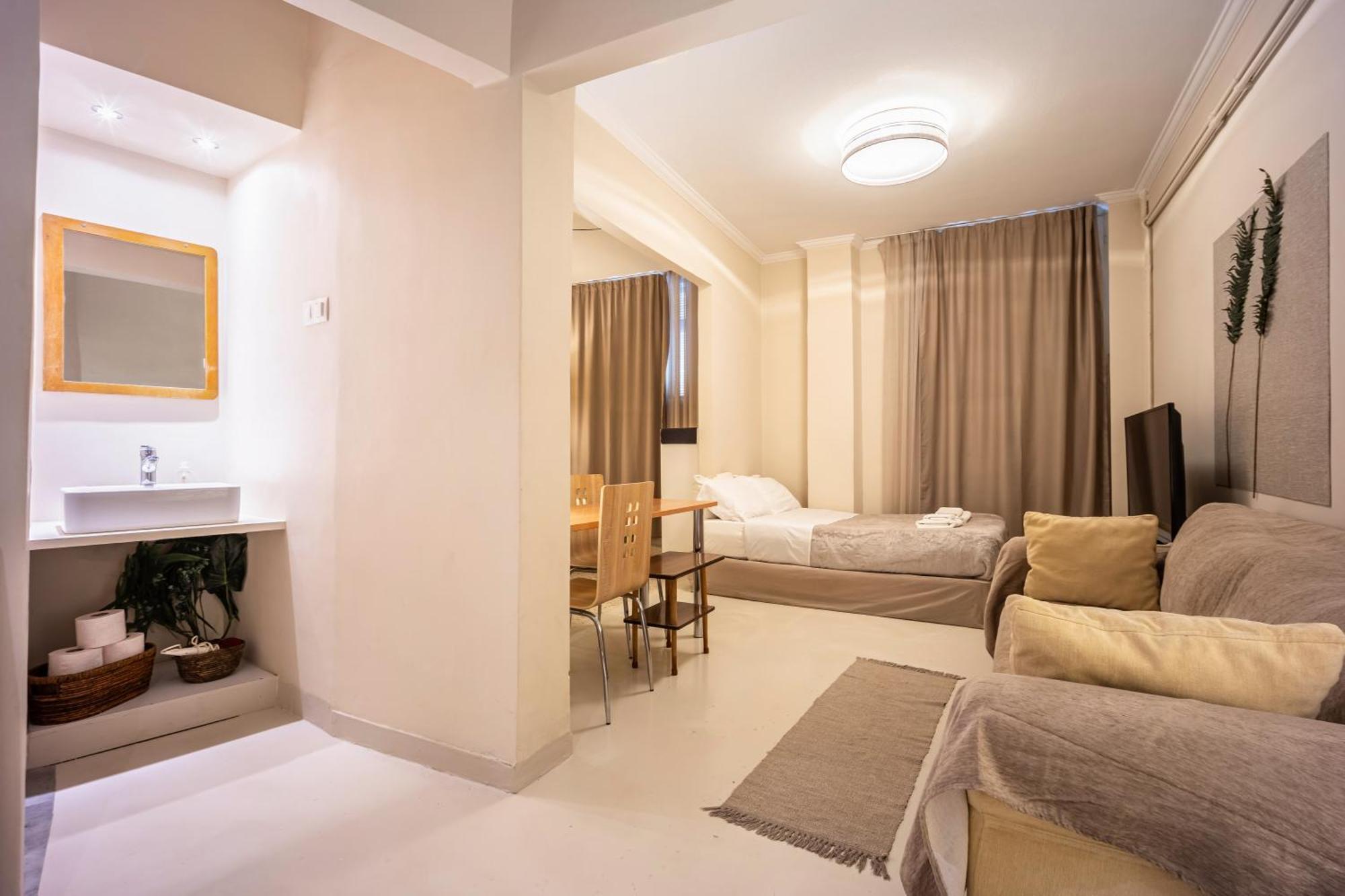 Filopappou Decent Apartment Athena Bagian luar foto