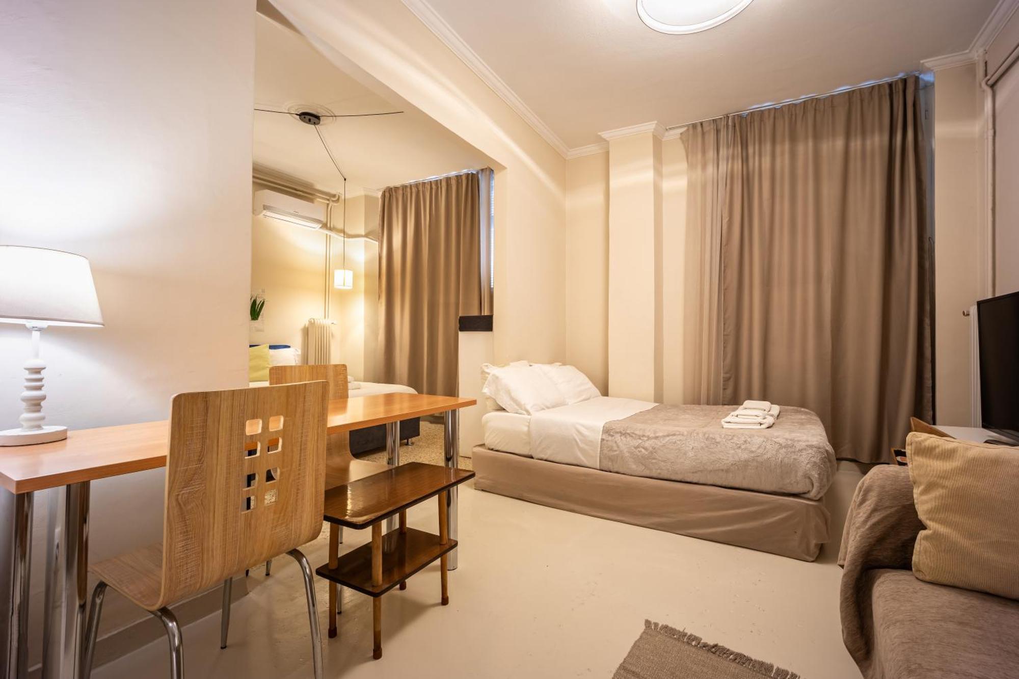 Filopappou Decent Apartment Athena Bagian luar foto