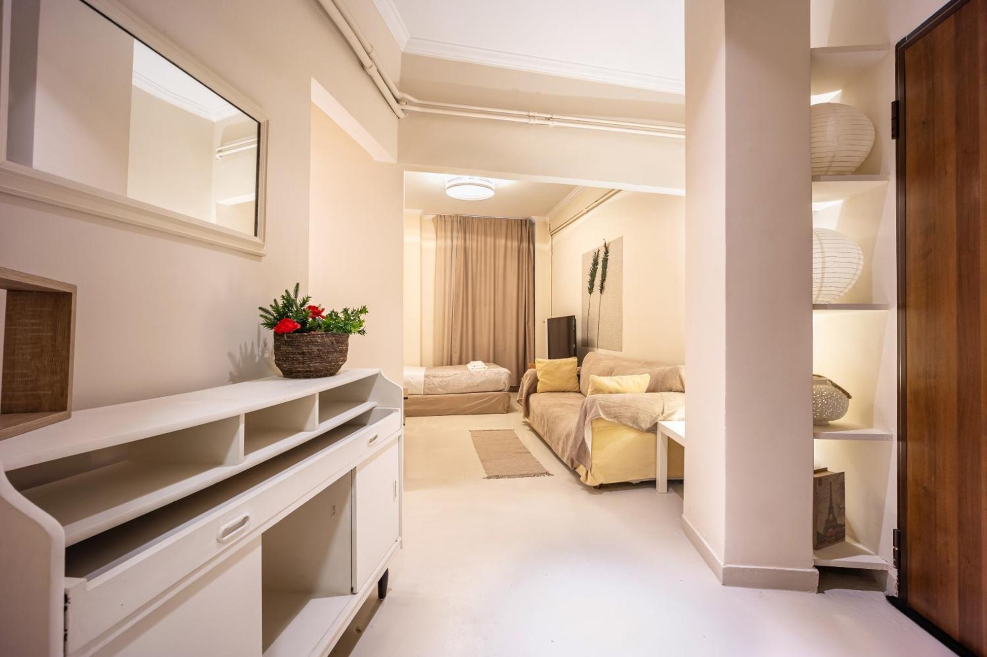 Filopappou Decent Apartment Athena Bagian luar foto