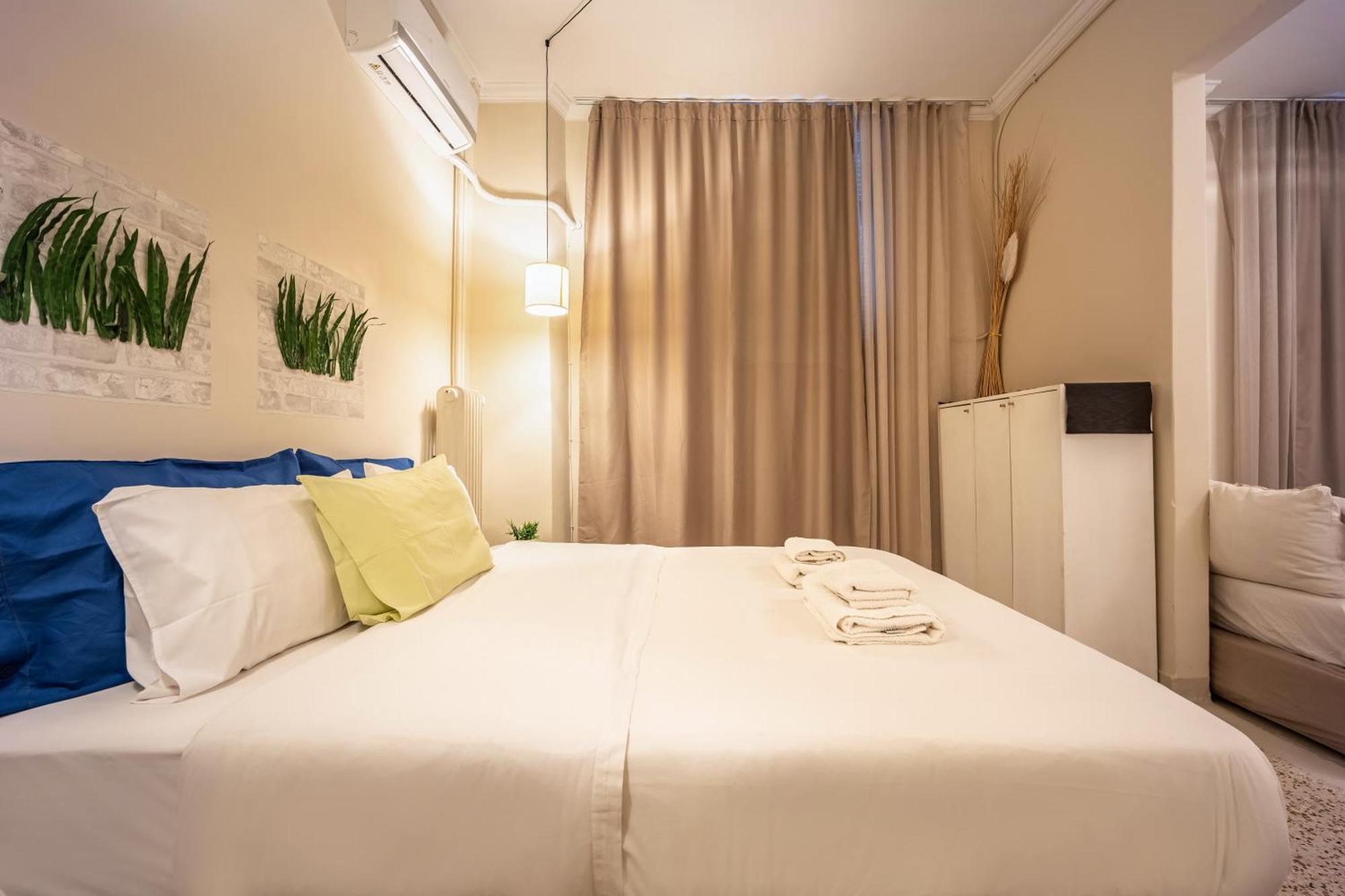 Filopappou Decent Apartment Athena Bagian luar foto