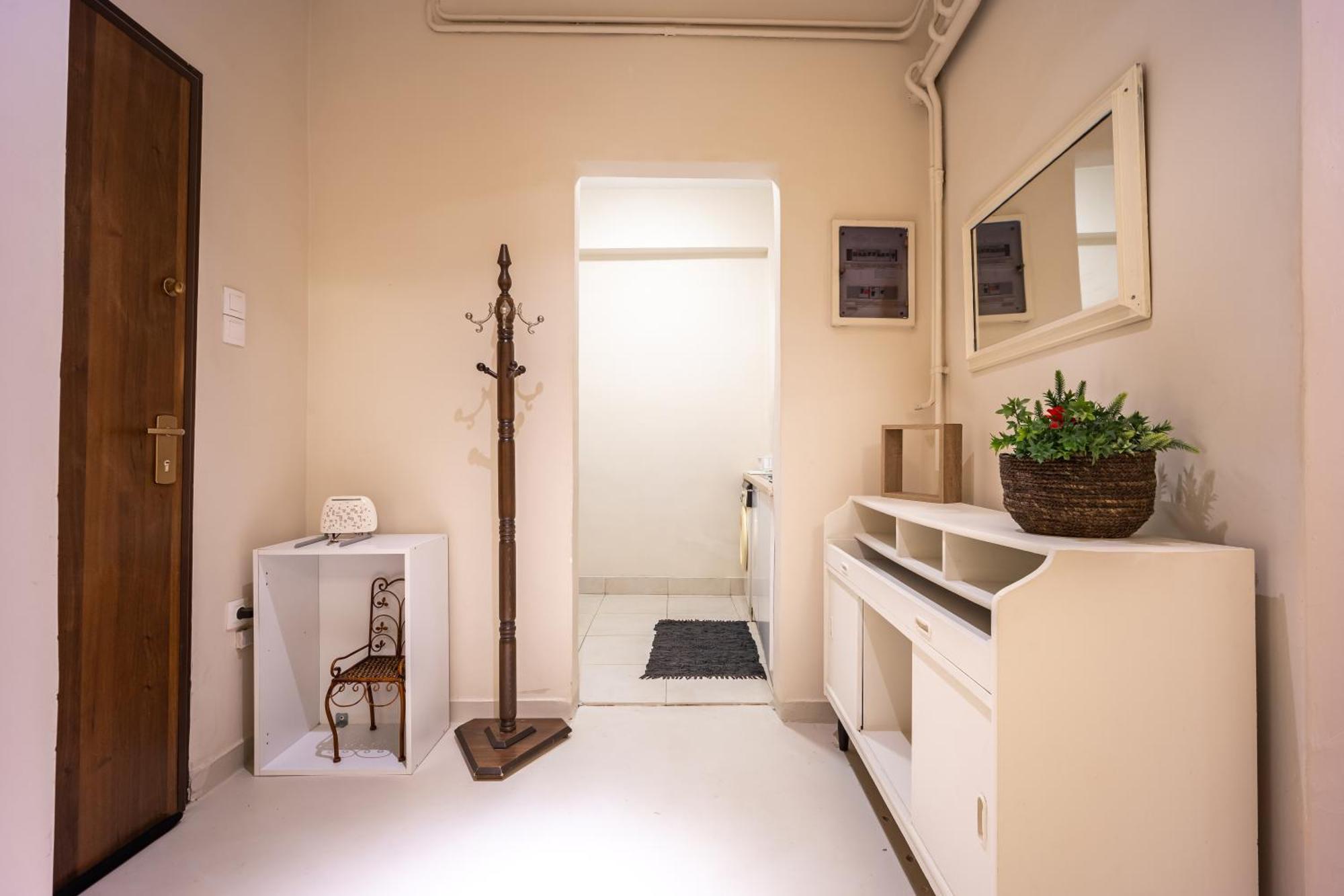 Filopappou Decent Apartment Athena Bagian luar foto