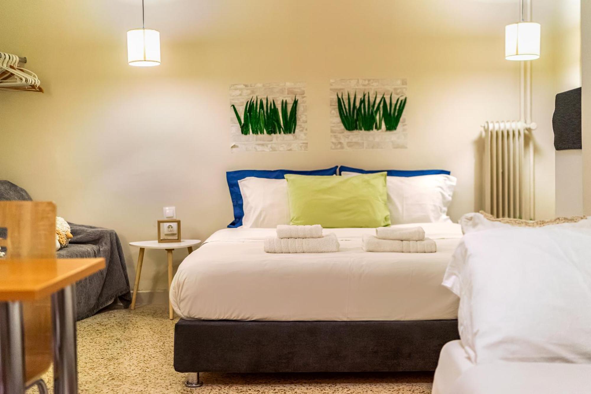 Filopappou Decent Apartment Athena Bagian luar foto